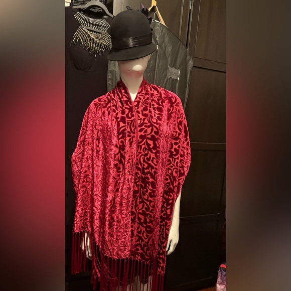 #128 Red burnout, velvet fringe scarf - Picture 10 of 10